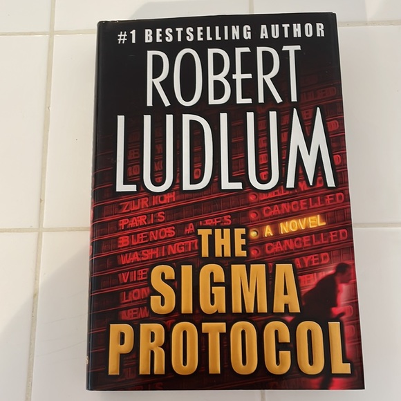 Hardcover lot Robert Ludlum’s books. Excellent condition. - Picture 2 of 11